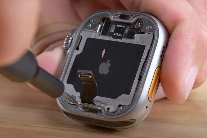 Apple Watch Ultra sokum isleminden gecti