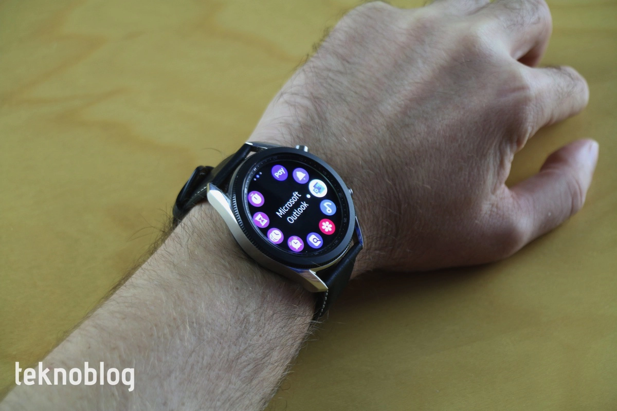 Galaxy Watch 3 serisine yazilim guncellemesi