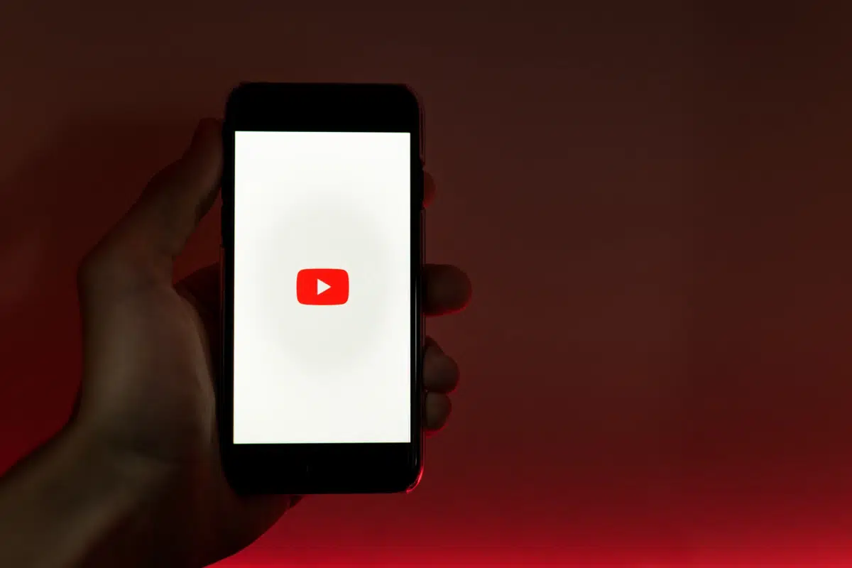YouTube siraya alma ozelligini mobile tasiyor